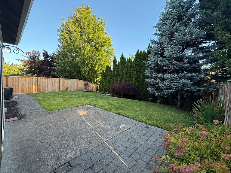 413 Roger Smith Dr — Photo 28