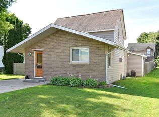 202 Bloomer St W, Morristown, MN 55052