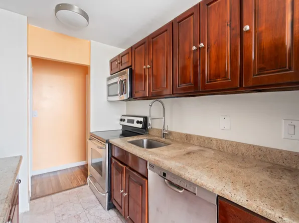 200 Winston Drive image 10 of 28