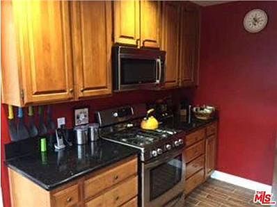 4th image of 3787 Redwood Ave
