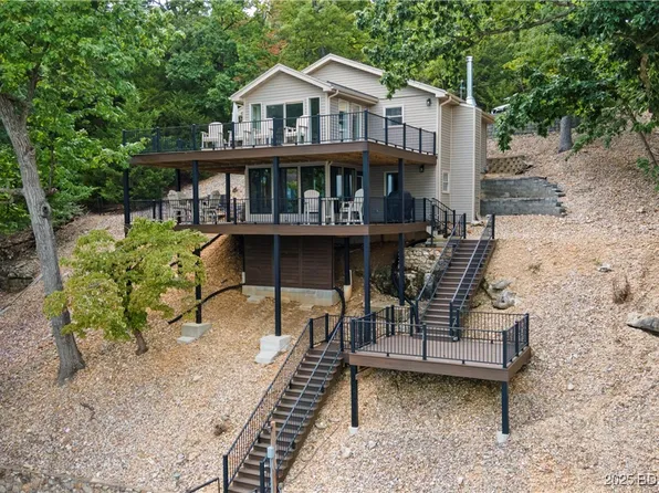 363 Oak Crest Dr, Sunrise Beach, MO 65079