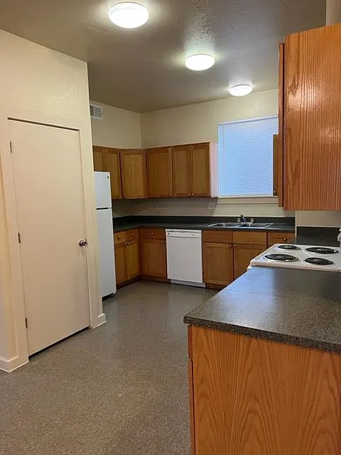 3 bed, 2.5 bath, $1,400 — Photo 4