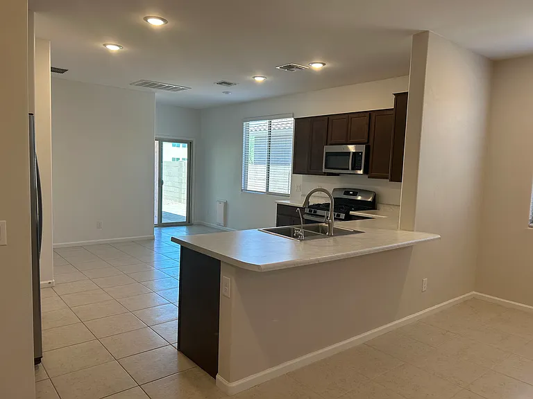 21877 E Thunderhead Dr — Photo 4