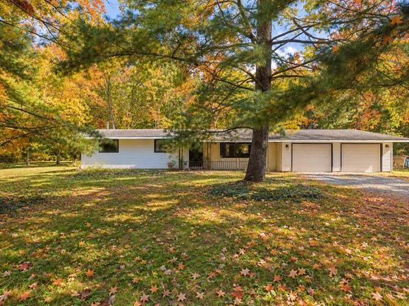 6130 E Deerfield Dr, Coal City, IL 60416