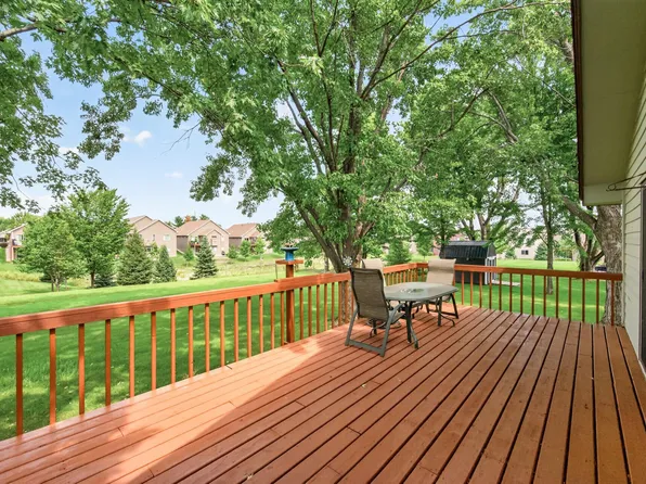 3800 101st Ave N, Brooklyn Park, MN 55443