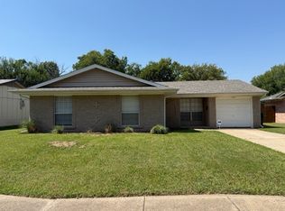 1621 Blue Meadow St, Dallas, TX 75217
