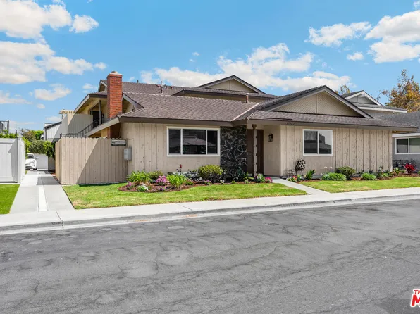 17082 Evergreen Cir, Huntington Beach, CA 92647