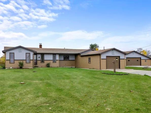 6825 Black Rd, New Haven, IN 46774