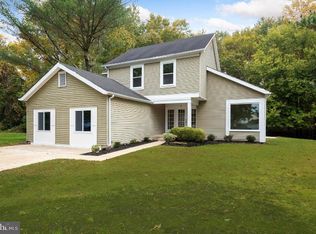 27 Stratford Rd, Clementon, NJ 08021