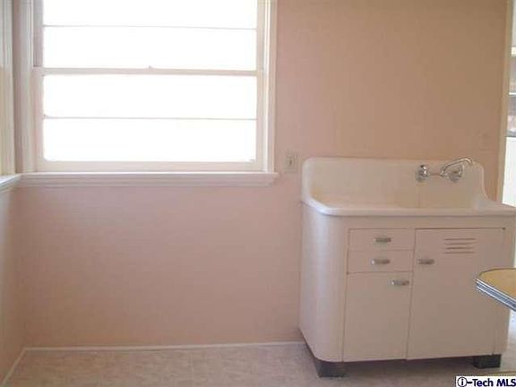 3rd image of 10510 Mather Ave