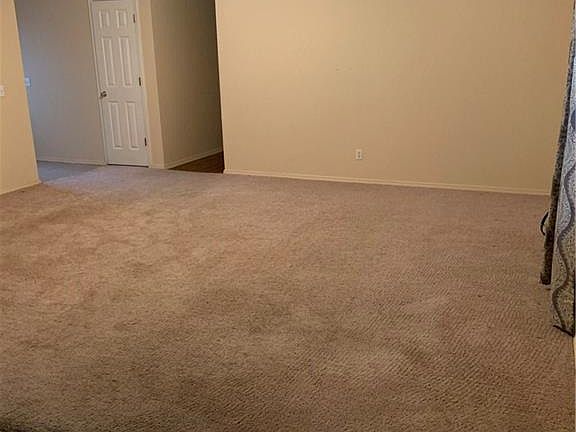 4th image of 36 Burnett Cir