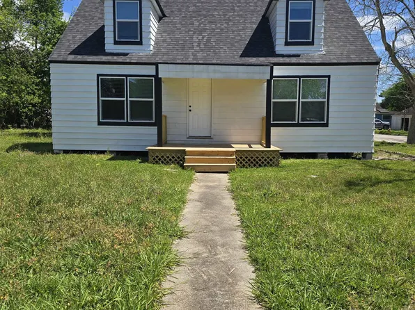 3200 13th St, Port Arthur, TX 77642