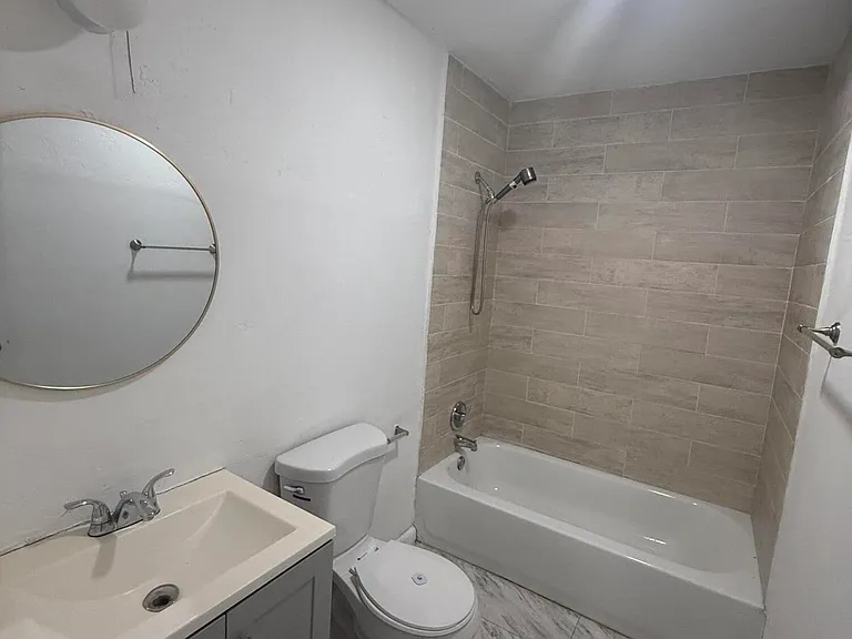 6315 SW 32nd St — Photo 9