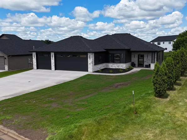 1325 Iris Ln, Saint Joseph, MN 56374