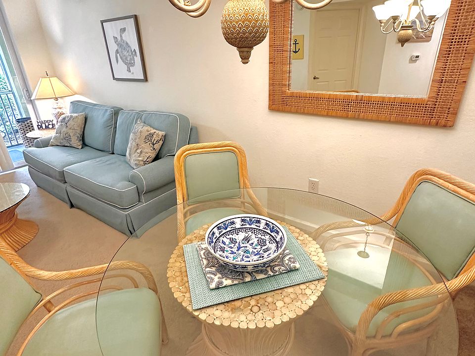 Fabulous furnished unit offers open concept living !