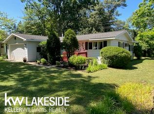 5760 Pine Dr, Caseville, MI 48725