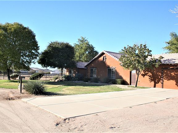 2nd image of 436 W Triboulet Ln