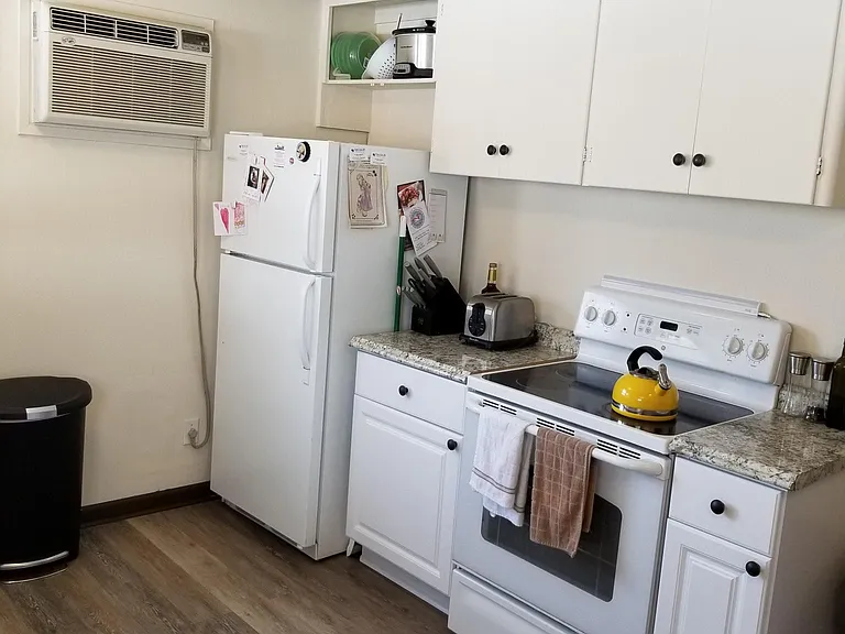 122 W Amherst Ct — Photo 11