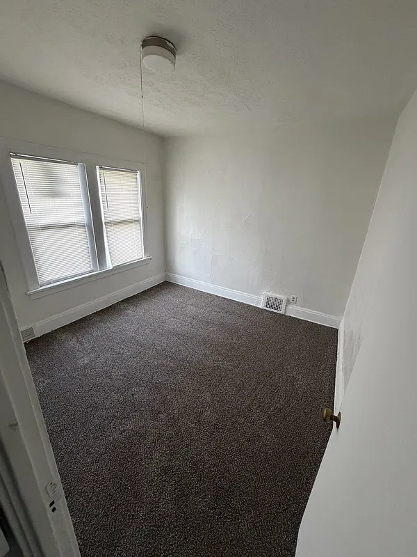 2 bed, 1.0 bath, 1071 sqft, $1,200 — Photo 4
