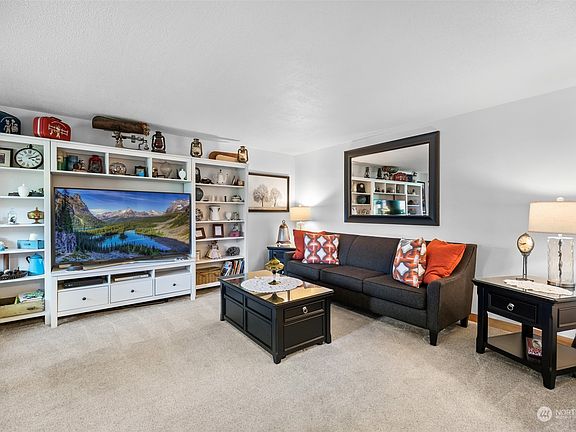 4th image of 7513 76th Avenue SW
