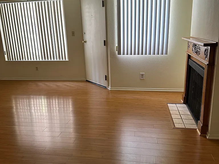 5038 Laurel Canyon Blvd #10 — Photo 2