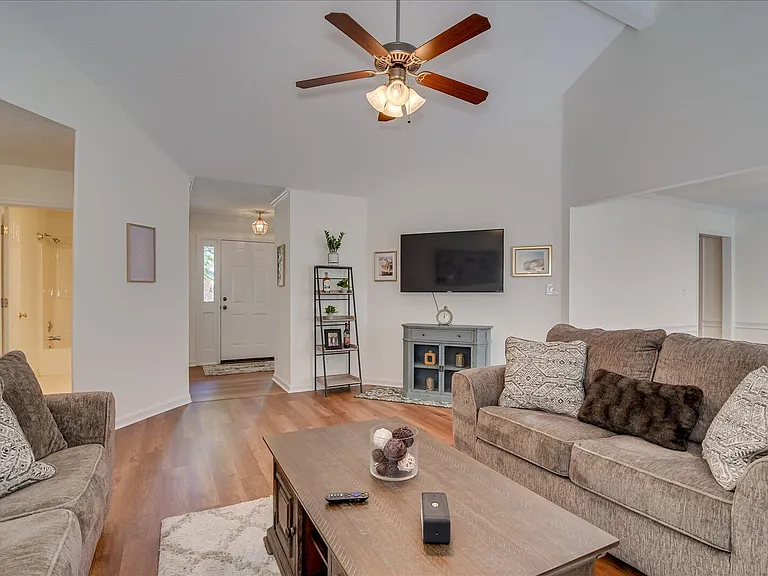 4724 Brookgreen Rd — Photo 9