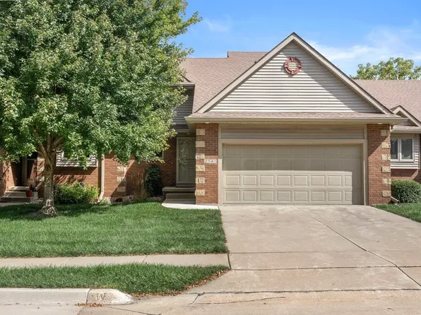 2345 NW 150th St, Clive, IA 50325