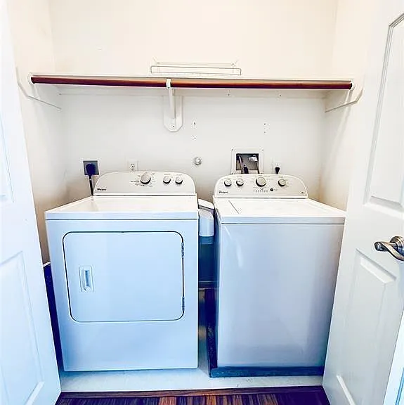 1204 Andrews St — Photo 18