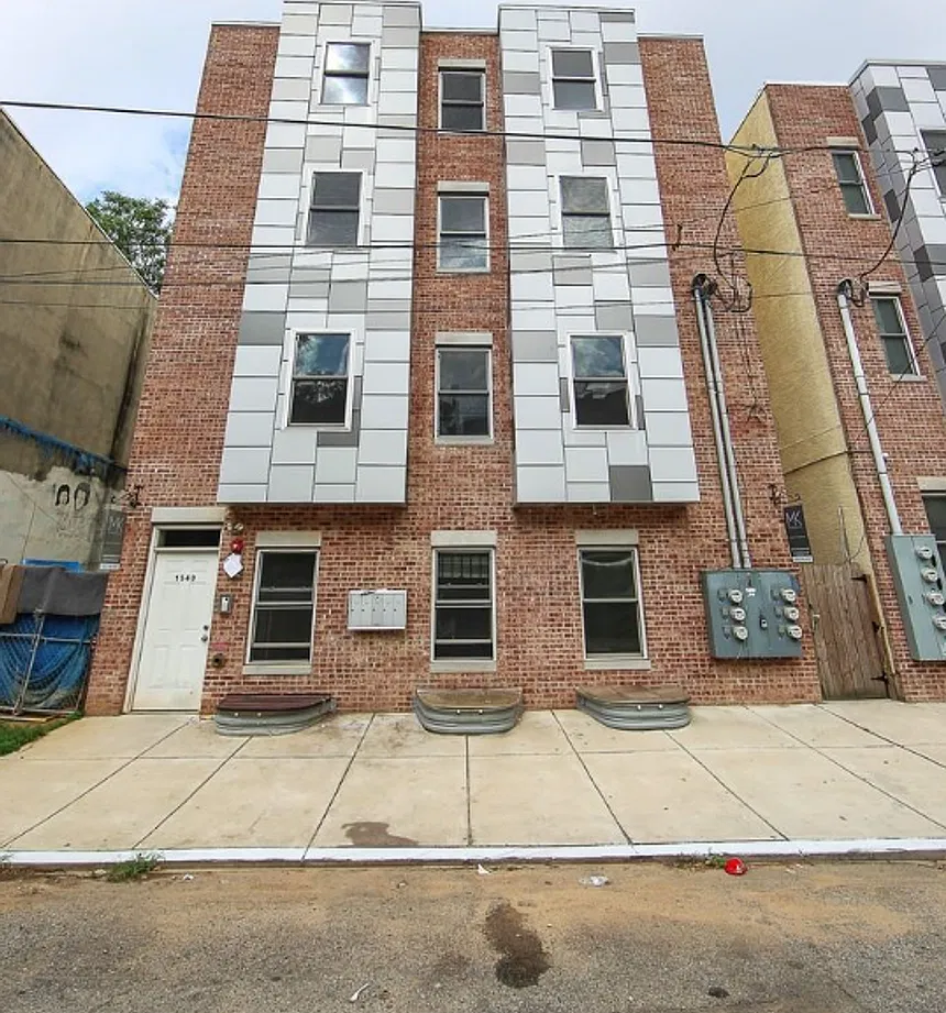 1540-42 N Willington St — Photo 2