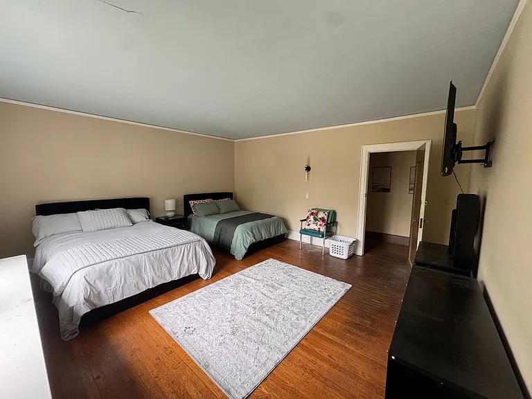 526 Main St — Photo 9