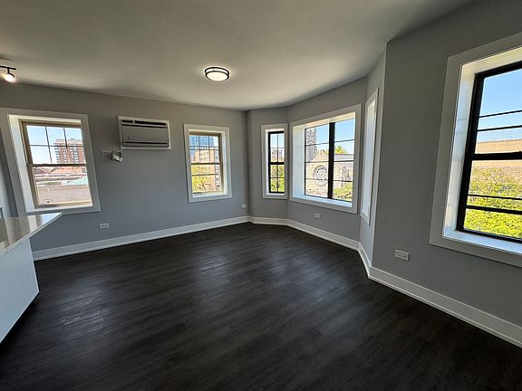 5th image of 855 Lake St #600