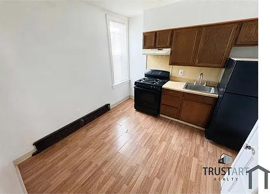 148 W Spencer Ave #2