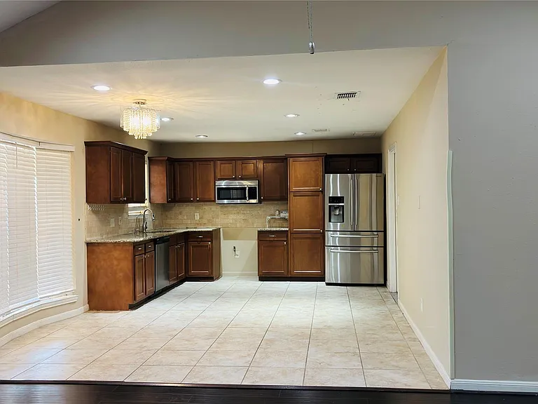 11407 Hazen St — Photo 9