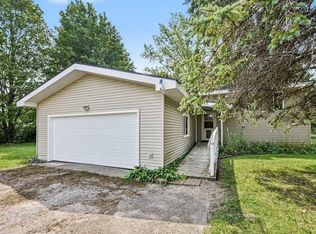 5431 S Brentwood St, Grawn, MI 49637