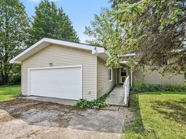 5431 S Brentwood St, Grawn, MI 49637
