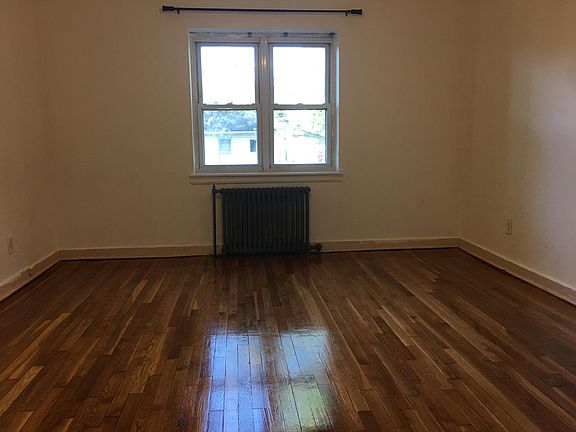 3rd image of 40 Glenwood Ave #B