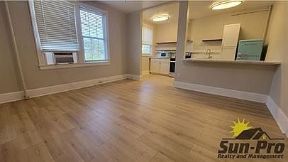 2nd image of 124 Live Oak Ave #11031237