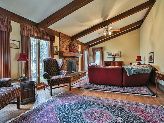2nd image of 5537 Clarendon Dr