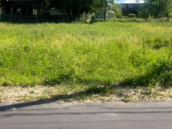 375 Pearl St #18, Biloxi, MS 39530