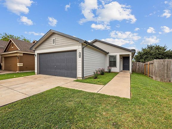 2nd image of 13701 Coomes Dr