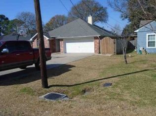 6335 Garner St, Groves, TX 77619