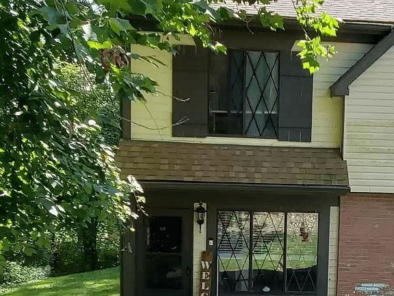2nd image of 1385 Country Side Dr APT A