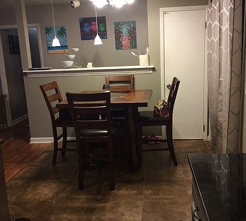 dinning area off kitchen