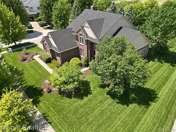 3rd image of 48280 Gladstone Rd