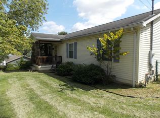 127 Columbus St, Westover, WV