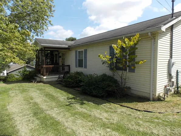 127 Columbus St, Westover, WV 26501