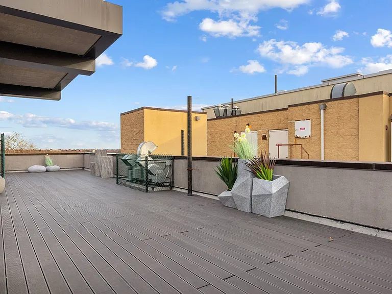 2491 Ocean Ave #6A — Photo 15