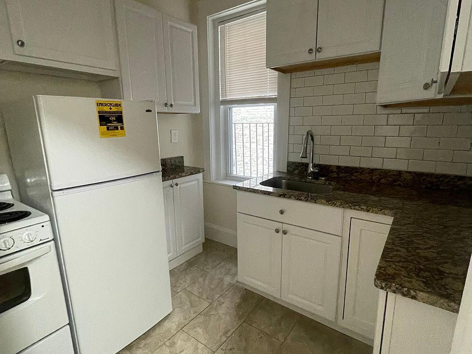 2nd image of 20 Park Dr #21