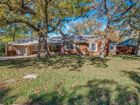 5705 Blueridge Dr, Fort Worth, TX 76112