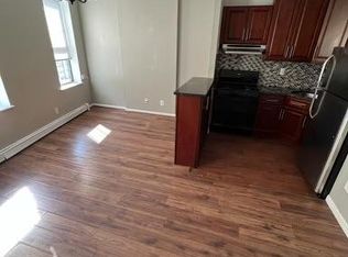 366 Arlington Ave #2, Brooklyn, NY 11208
